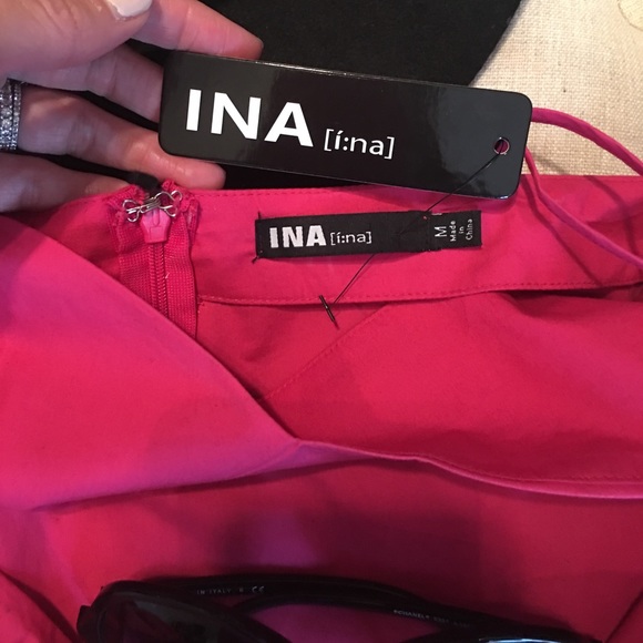 Fuchsia Cold Shoulder Trapeze-style INA Top sz Med - Picture 6 of 7